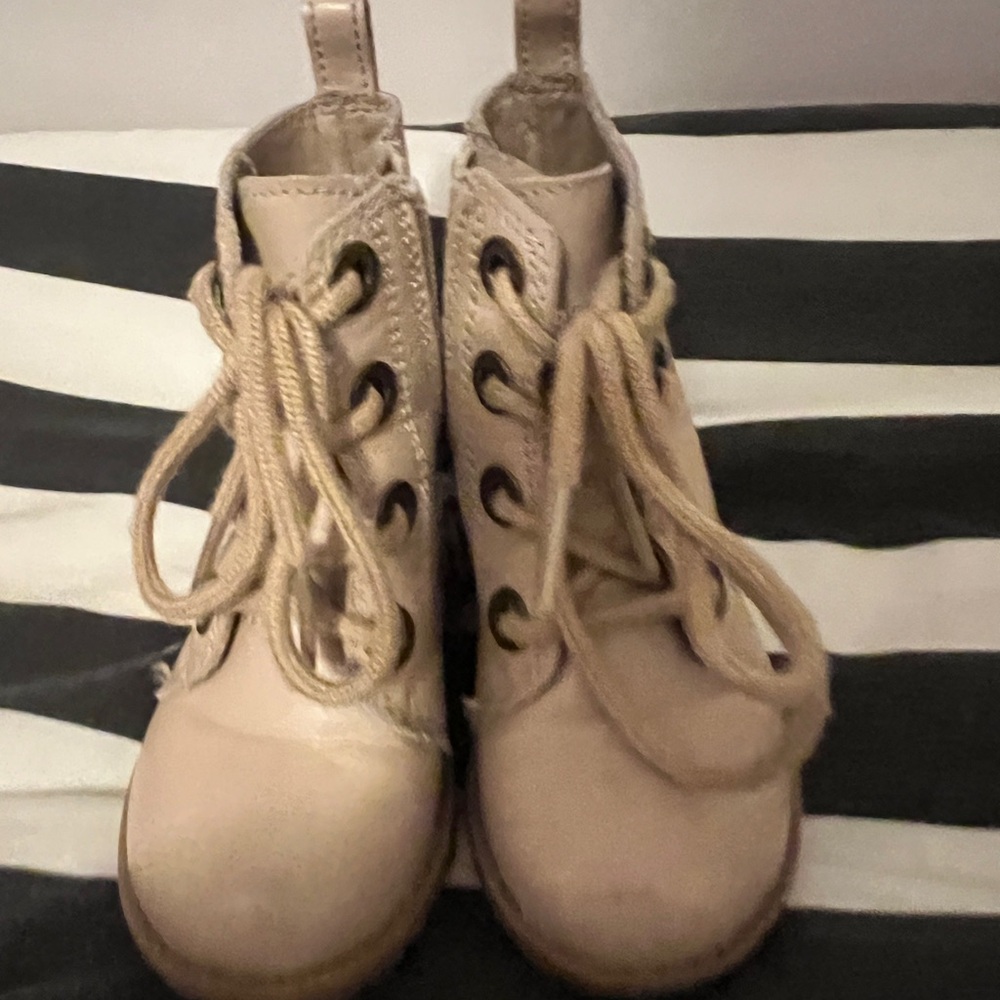 Toddler girl Tan Boots, Size 5